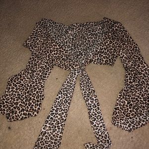 Fashion Nova tie up crop blouse